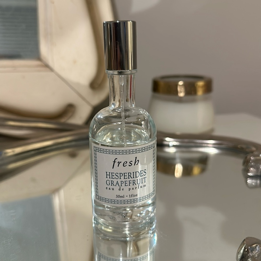 Fresh Hesperides Grapefruit perfume